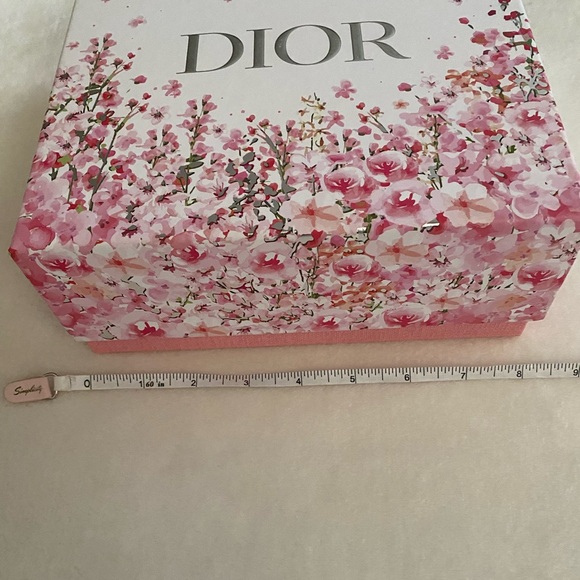 Dior Pink Floral Box - Picture 7 of 9